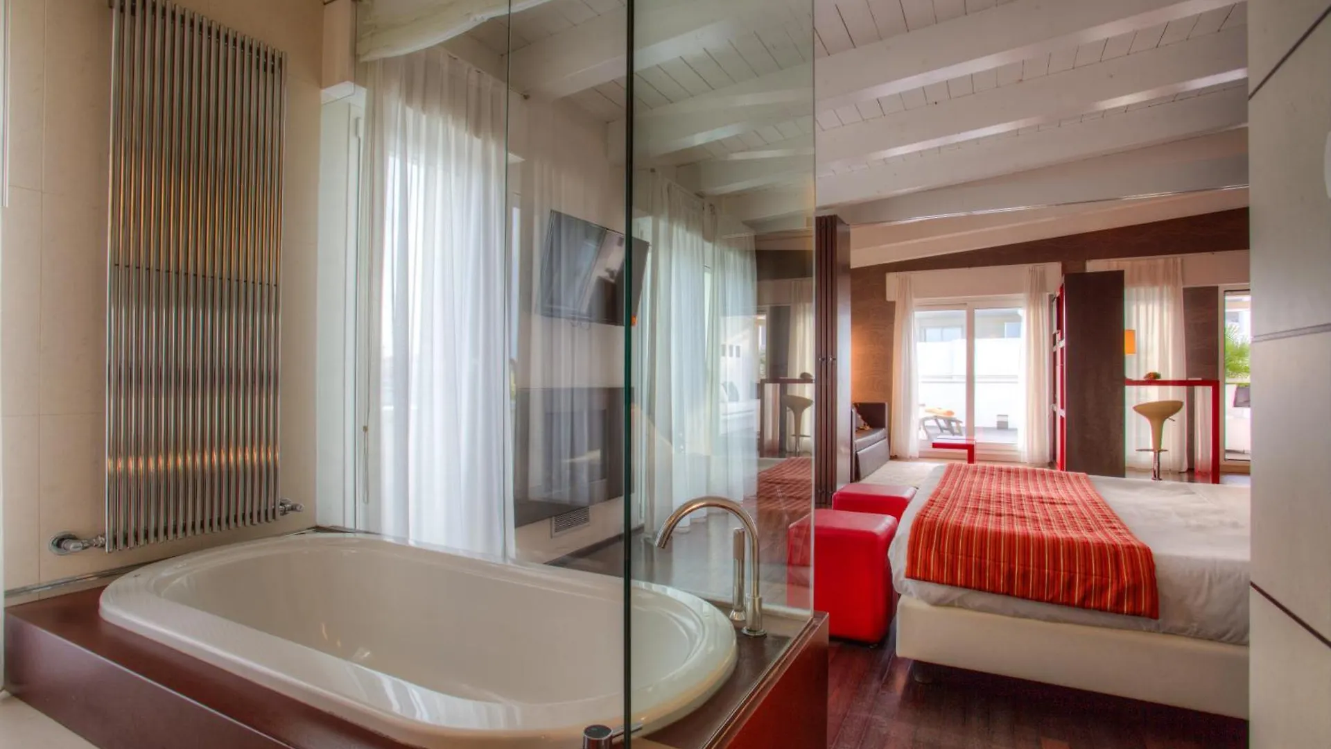 Hotel Dory Riccione 4*,